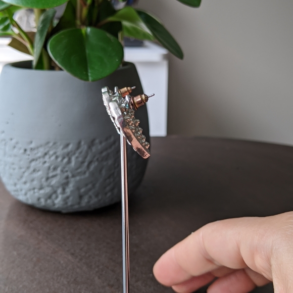 🌸4 for$25🌸Heart shaped earings - Picture 4 of 5